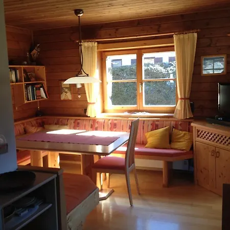 בית נופש Zirmheim פרטיסאו